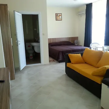 Aparthotel Pirop City